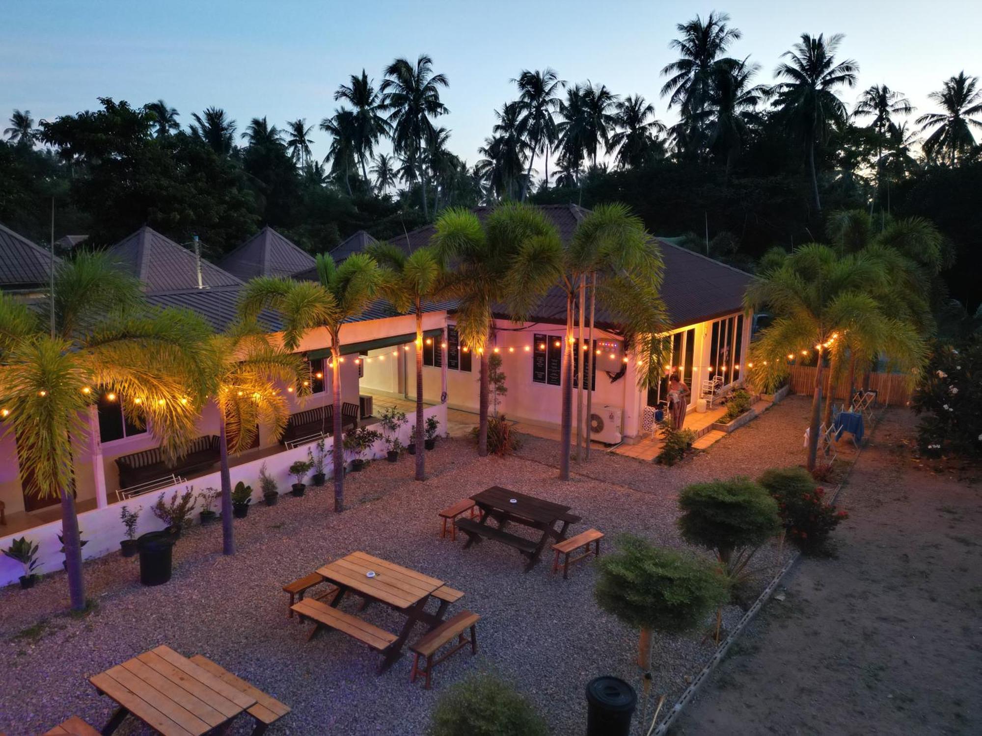 Escape Divers - Jungle Hostel And Dive Centre Ko Tao Exterior photo