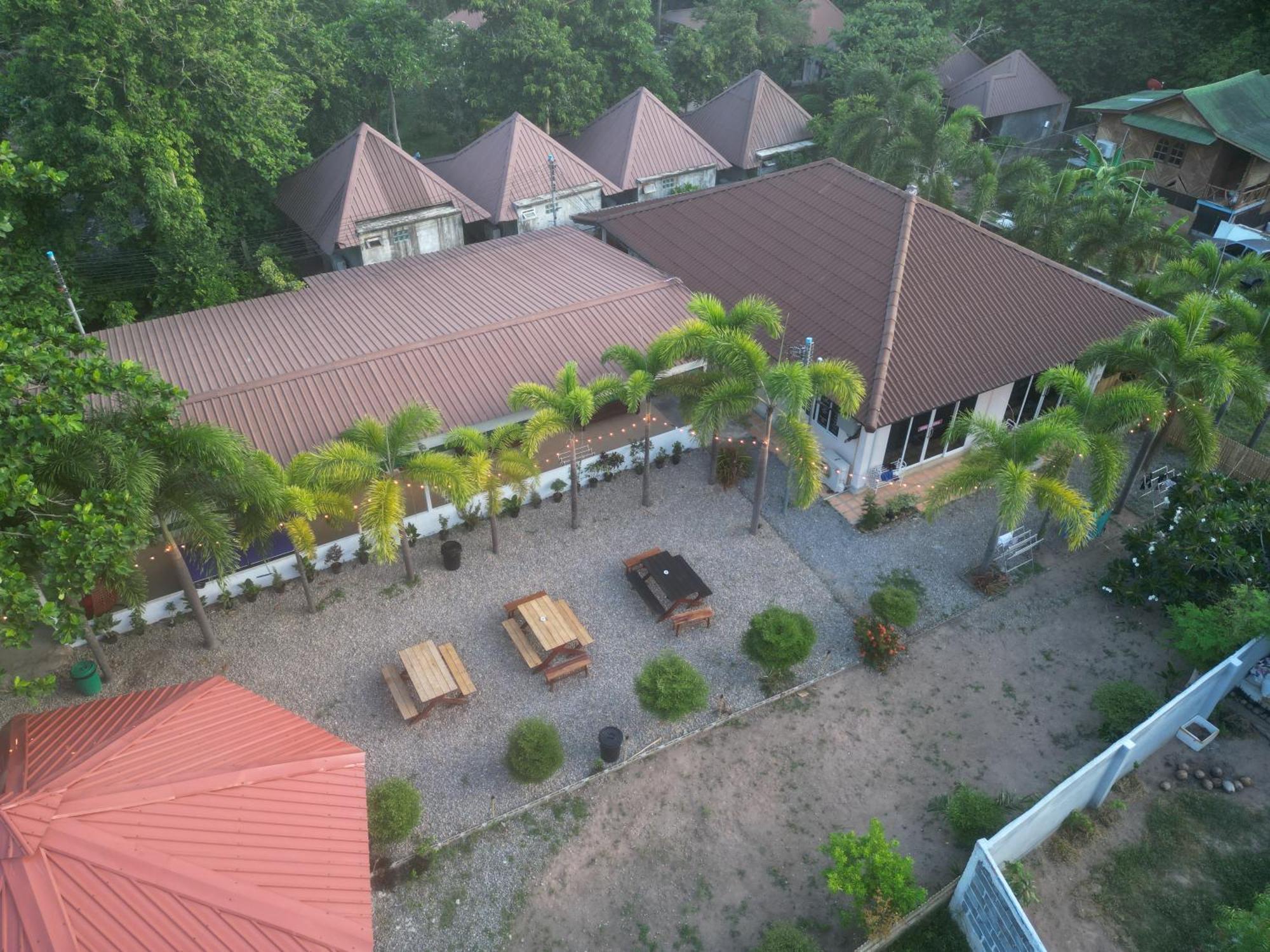 Escape Divers - Jungle Hostel And Dive Centre Ko Tao Exterior photo